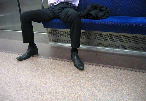 仕事辞めたい人間関係!会社同僚との関係が辛い体験談